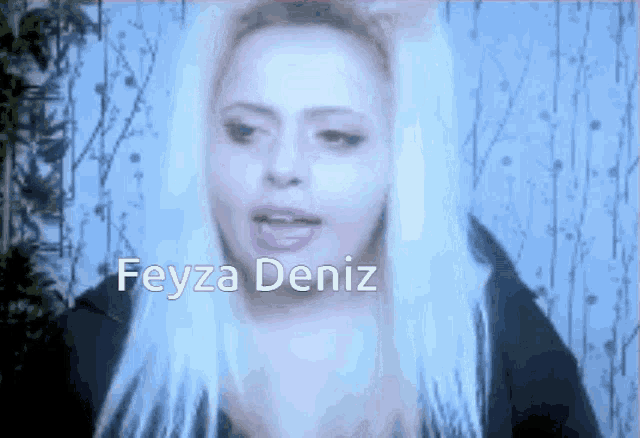 Büşra Deniz Beyaz Oyun GIF