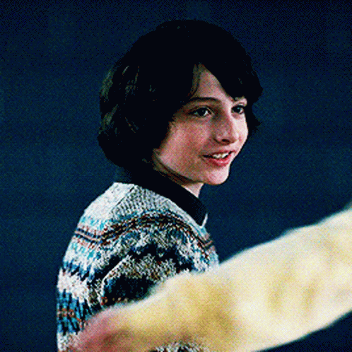Finn Wol Finn Wolfhard GIF - Finn Wol Finn Wolfhard Look GIFs