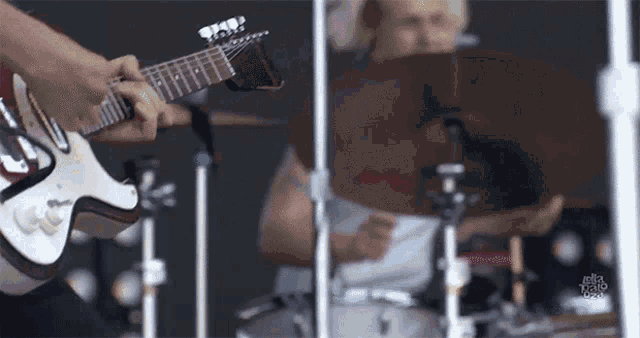 Rock And Roll Guitar GIF - Rock And Roll Guitar Musician GIFs