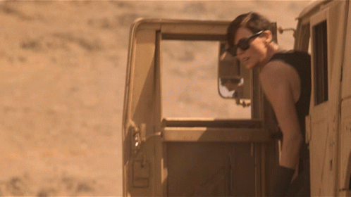 Get Out Of The Car Charlize Theron GIF - Get Out Of The Car Charlize Theron Andromache Of Scythia GIFs