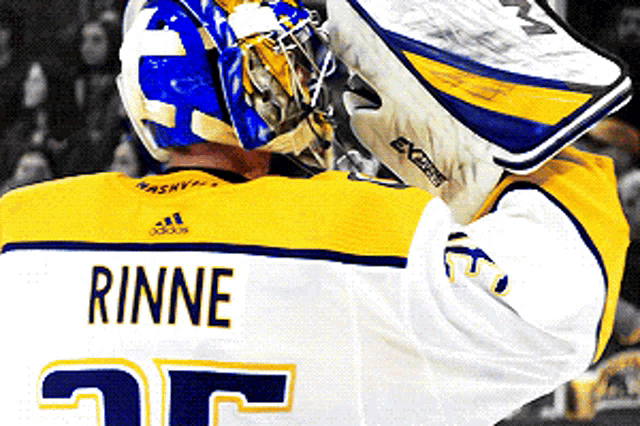 a hockey player with the name rinne on the back of their jersey
