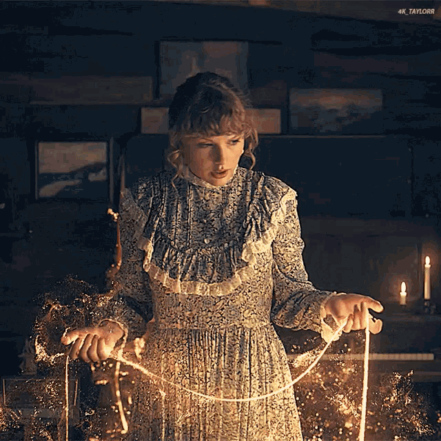 Taylor Swift Merry Christmas GIF - Taylor Swift Merry Christmas Happy New Year2022 GIFs