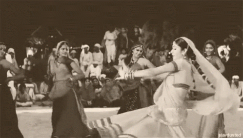Dance Floor Make Room GIF - Dance Floor Make Room Get Outta Here GIFs