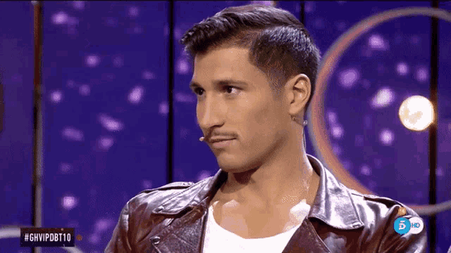 a man in a leather jacket is on a tv show called ghvipdgt10