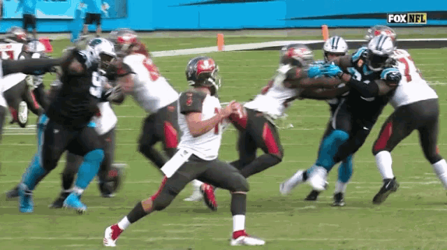 a football game is being played on the fox nfl channel