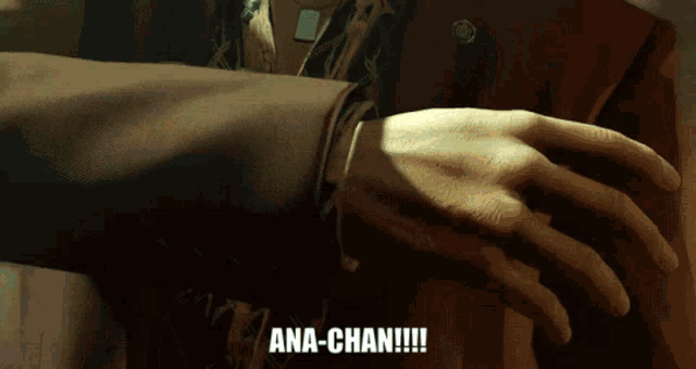 a man with a tattoo on his back says ana-chan!!!
