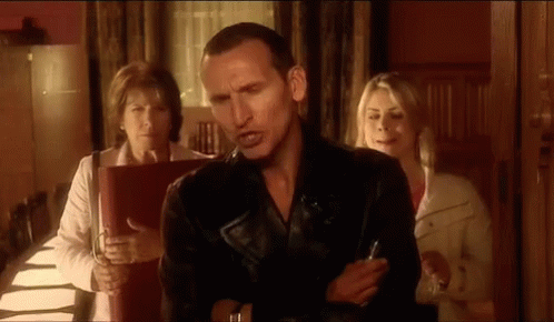You Smell Christopher Eccleston GIF - You Smell Christopher Eccleston Doctor Who GIFs
