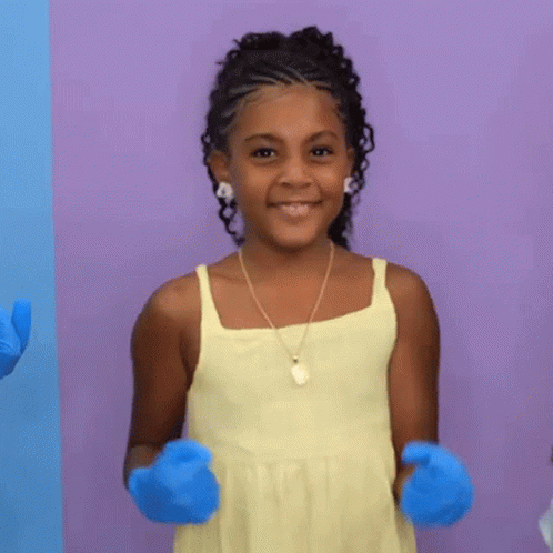 Thumbs Up Alexis Mcclure GIF - Thumbs Up Alexis Mcclure Mcclure Twins GIFs