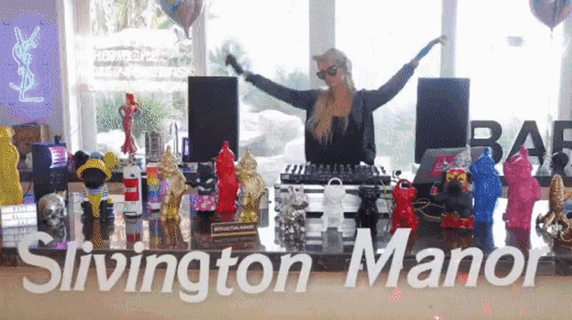 Paris Hilton Slivington Manor GIF - Paris Hilton Slivington Manor Dance GIFs
