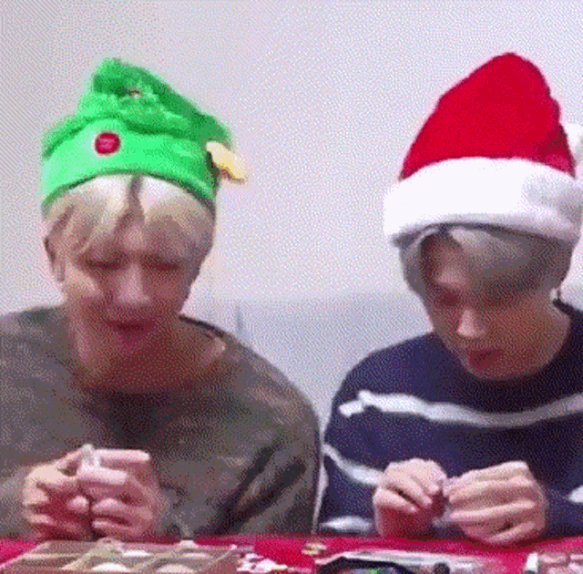 Bts Namjoon Jimin Christmas GIF - Bts Namjoon Jimin Christmas Cute GIFs