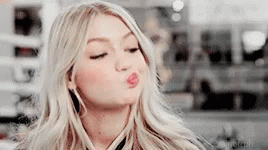 Gigi Hadid Beautiful GIF - Gigi Hadid Beautiful Lips GIFs