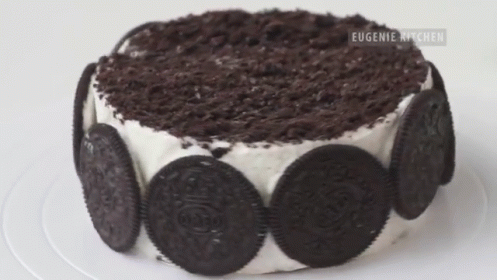 Oreo Ice Cream Cake GIF - Cookies Delicious Twirl GIFs
