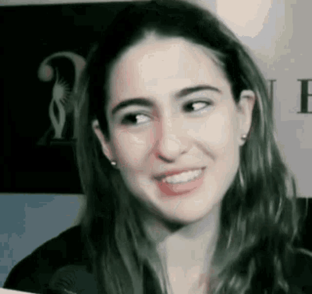 Saraalikhan GIF