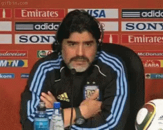 Diego Maradona GIF - Diego Maradona Argentine Joueur Argentin GIFs