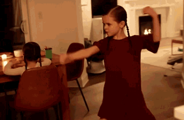 Dancing Claire Crosby GIF - Dancing Claire Crosby Claire And The Crosbys GIFs