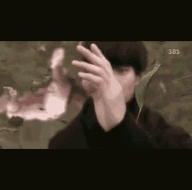 Kimsoohyun GIF