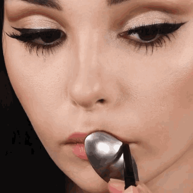 Makeup Tricks Lipstick GIF - Makeup Tricks Lipstick Getting Ready GIFs