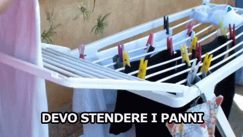 Stendere Panni Biancheria Stendino Faccende Domestiche GIF - Hang Out The Washing Clothes Laundry GIFs