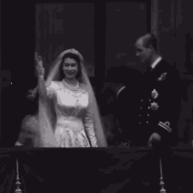 Queen Of England Queen Elizabeth Ii GIF