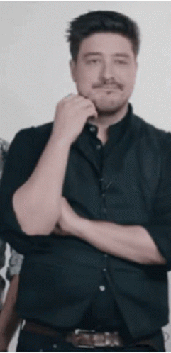 Marcus Mumford And Sons GIF - Marcus Mumford And Sons Scratching GIFs