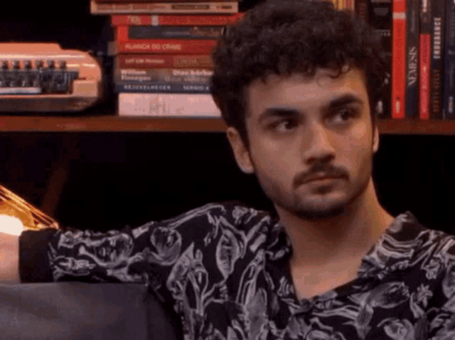 Gabriel Contente Vicente GIF