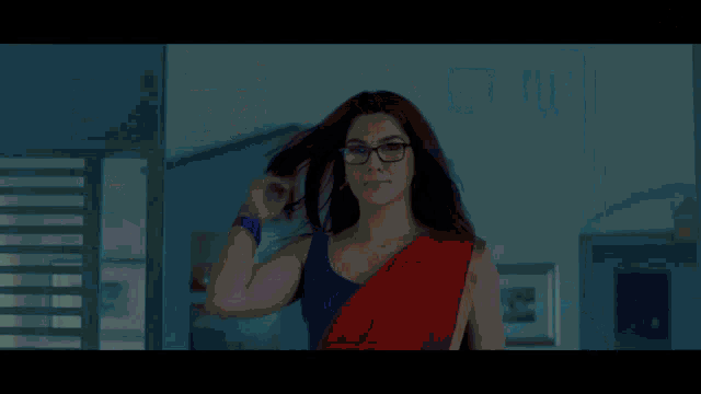 Gudducd3 Saree GIF - Gudducd3 Saree Navel Show GIFs