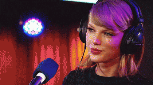 Taylor Swift GIF - Headphones Taylorswift Smile GIFs