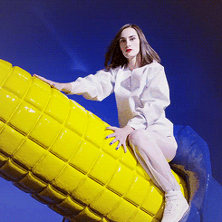 Yelle Completement Fou GIF - Yelle Completement Fou Musicvideo GIFs