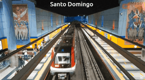 the word santo domingo is on the top of a picture