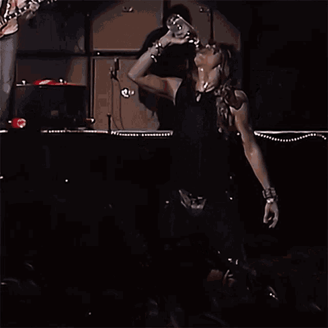 Drinking Water Steven Tyler GIF - Drinking Water Steven Tyler Aerosmith GIFs
