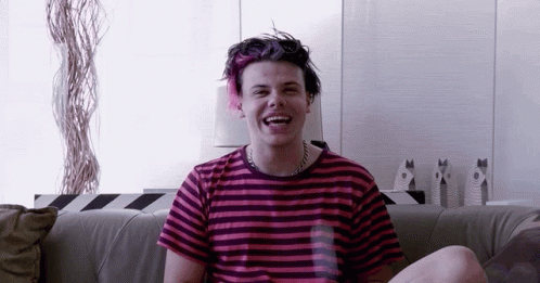 Yungblud Vlog GIF - Yungblud Vlog Stay With Home GIFs