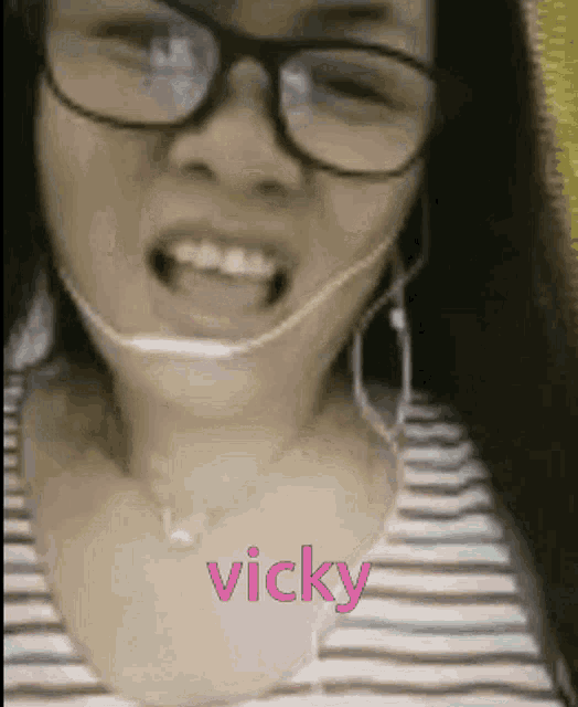 Vicky Ogarte Vicky GIF - Vicky Ogarte Vicky Sing GIFs