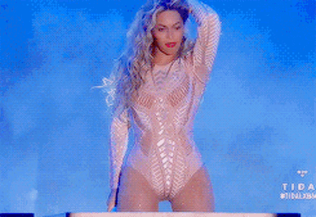 Beyonce Hot GIF - Beyonce Hot Stand GIFs