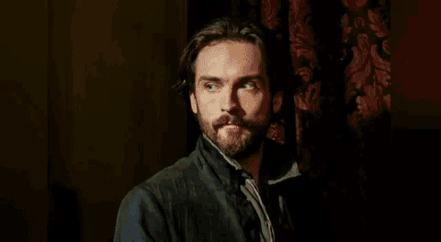 Tom Mison Johnny Depp GIF - Tom Mison Johnny Depp Pirates Of The Caribbean GIFs