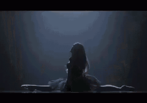 Pu GIF - Ariana Grande Split Music Video GIFs